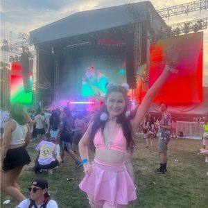 Iheartraves pink triangle top RAVE